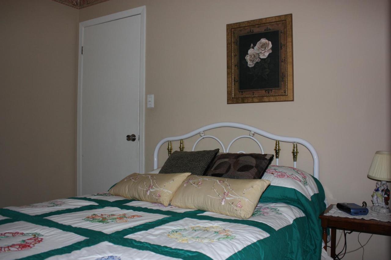 Cayuga Carrousel Bed & Breakfast الغرفة الصورة