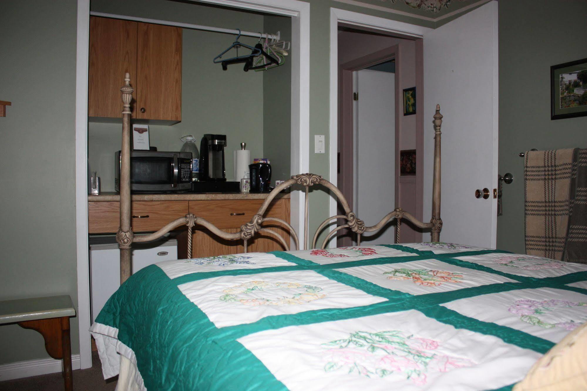 Cayuga Carrousel Bed & Breakfast المظهر الخارجي الصورة