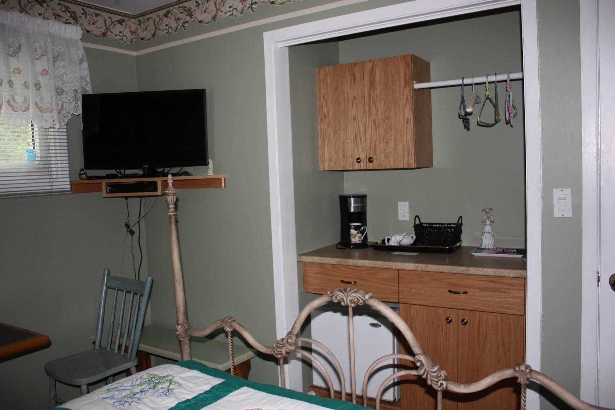 Cayuga Carrousel Bed & Breakfast المظهر الخارجي الصورة